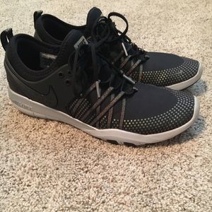 Nike Free TR 7
